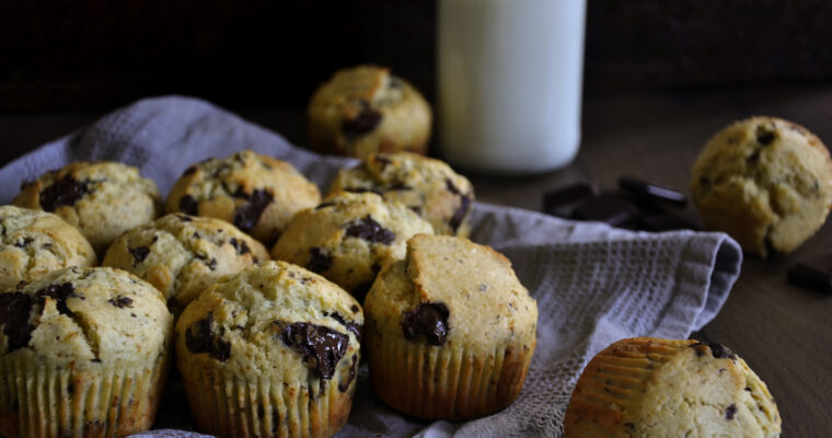 MUFFIN ALLO YOGURT E PEZZI DI CIOCCOLATO