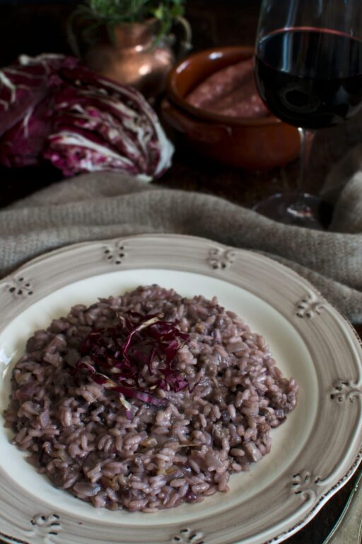 RISOTTO CON RADICCHIO E SALSICCIA AL VINO ROSSO