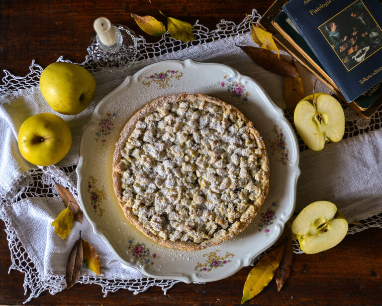 SBRICIOLATA CON CREMA ALLE MELE E CIOCCOLATO