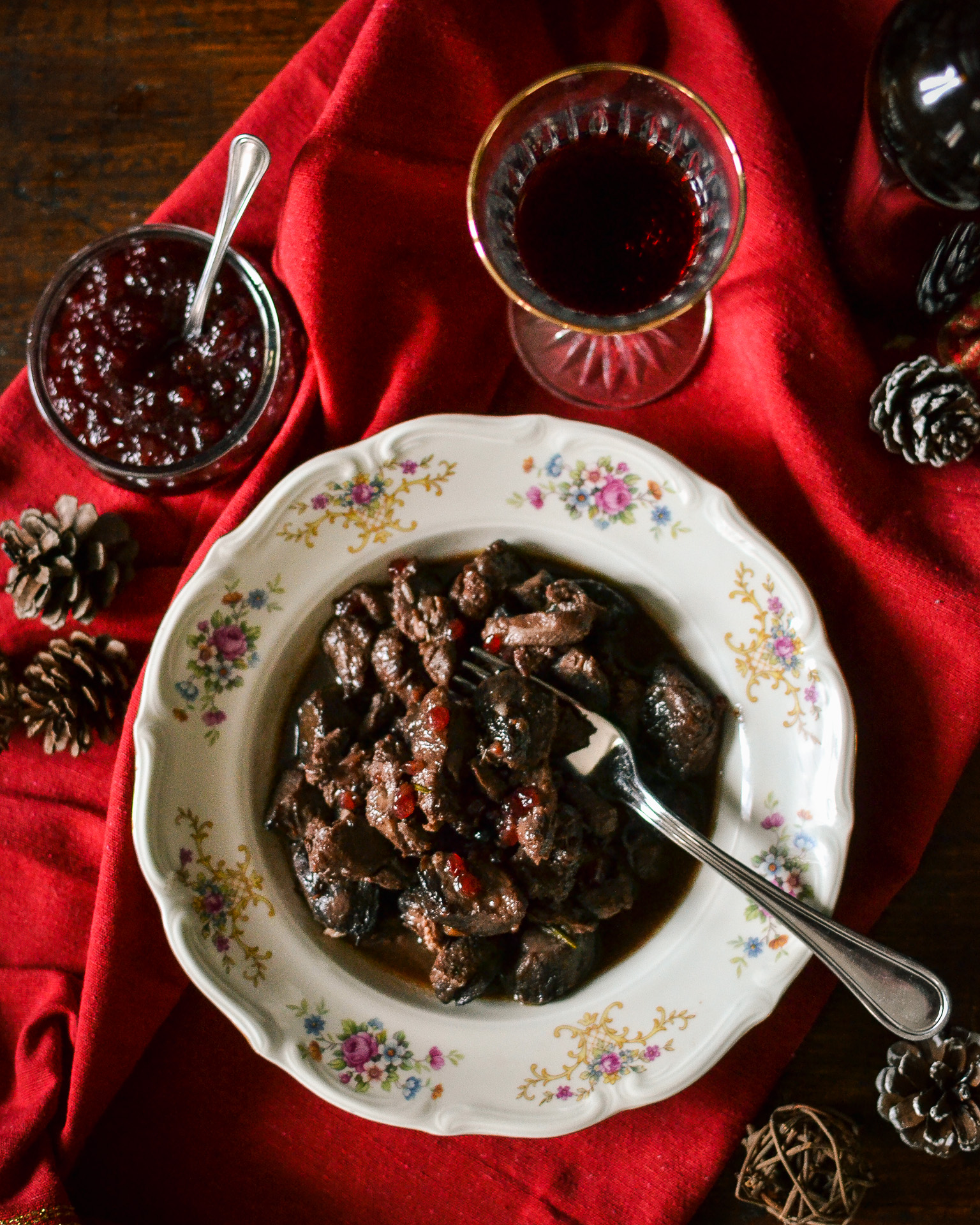 SPEZZATINO DI CERVO CON SALSA AI MIRTILLI ROSSI